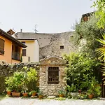 Cozy Castello Manerba del Garda