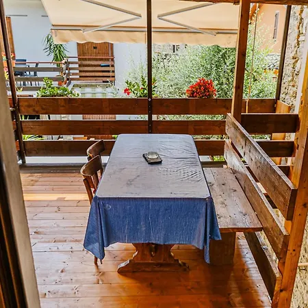 Cozy Castello Apartment