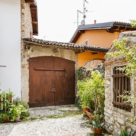 Cozy Castello Manerba del Garda
