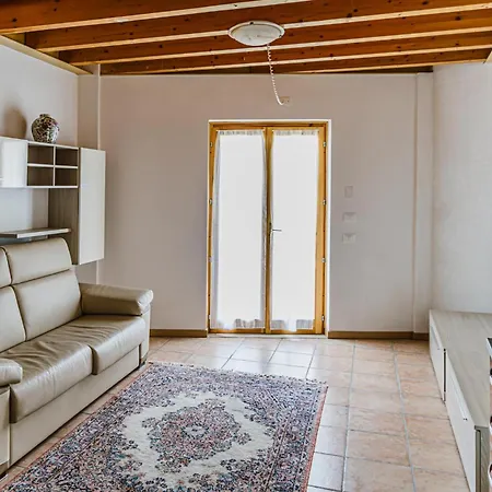 Cozy Castello Apartment