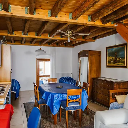 Cozy Castello Apartment *